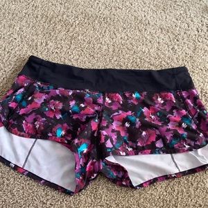 Lululemon speed up 2.5 inch shorts